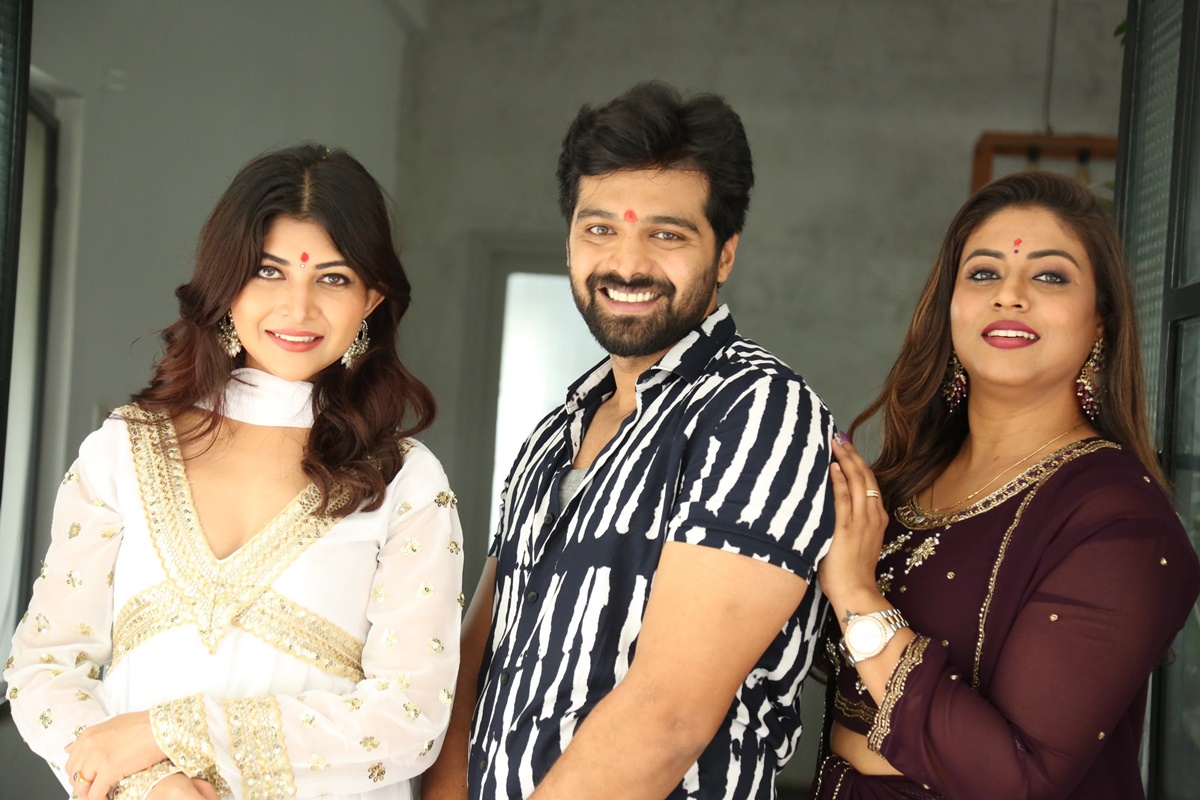 Sweetie Naughty Crazy Review: இளைஞர்களை கவர்ந்ததா ஸ்வீட்டி நாட்டி கிரேஸி – விமர்சனம்