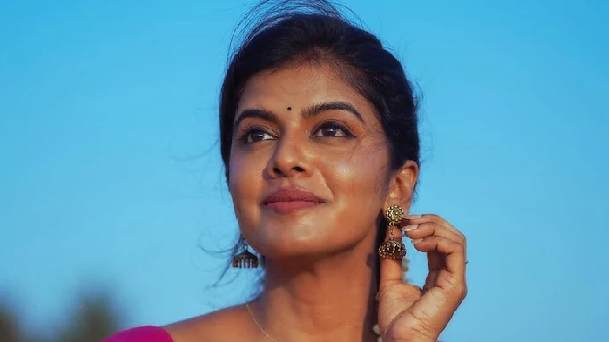 யாரு அந்த மியூசிக் டைரக்டரு?.. பிரபல பாடகிக்கு பாலியல் துன்புறுத்தல்.. காமக் கொடூரன்!..